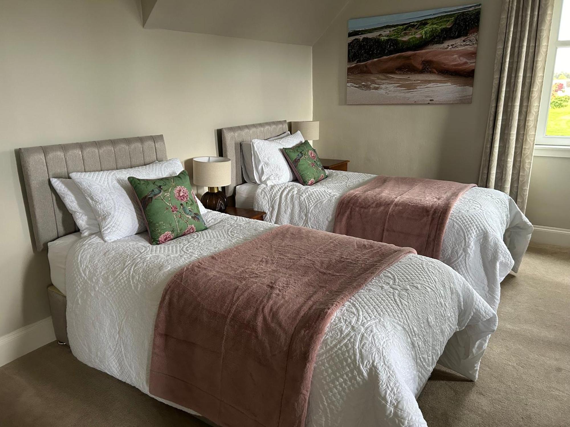 Glen Lyon Lodge Bed And Breakfast แนร์น ภายนอก รูปภาพ